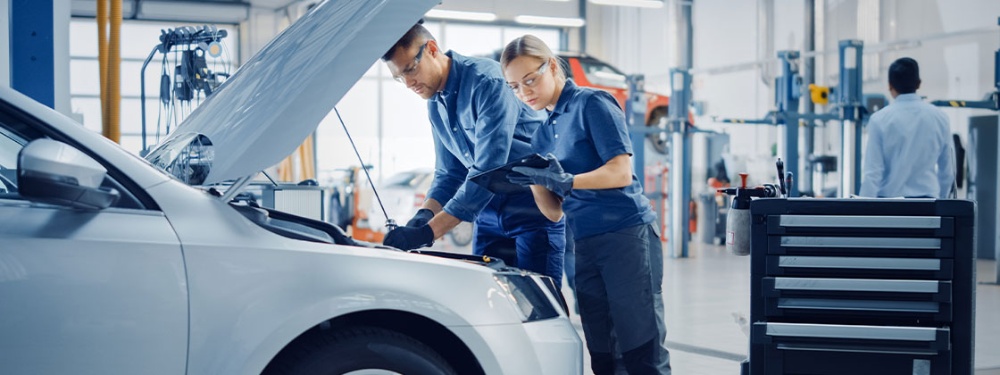Bảo dưỡng khắc phục so với bảo dưỡng phòng ngừa trong dịch vụ ô tô là gì? Định nghĩa, Lợi ích, Ví dụ